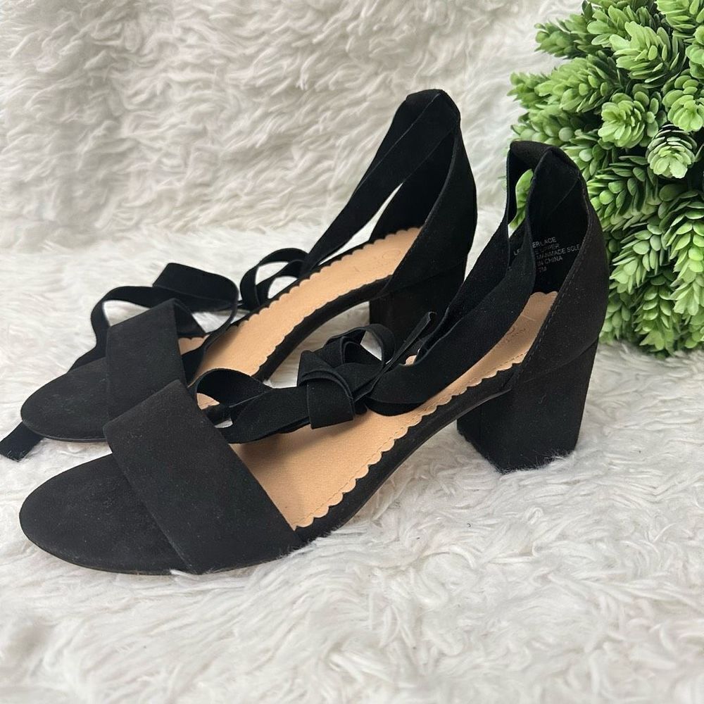 Ann Taylor Loft Black Leather Lace Ankle‎ Strap Sandals size 7M - Picture 4 of 7